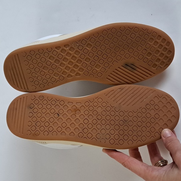 Everlane ReLeather Court sneaker lace up white, tan, with red heel sz6.5 - Picture 6 of 14